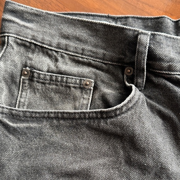 Zara Men's Black Denim Shorts - size 34 - Picture 3 of 5